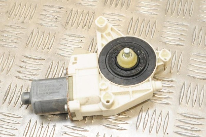 Motor macara geam ușă st&acirc;nga spate MERCEDES-BENZ E T-Model S212 2011 OEM: A2048200542 1168035