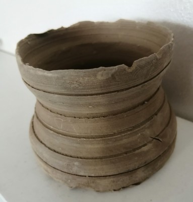 Recipient din lut, handmade, lucrat manual de un amator de olarit vaza foto