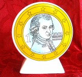 PUSCULITA PORTELAN DECOR MONEDA 1 EUR ANUL 2002