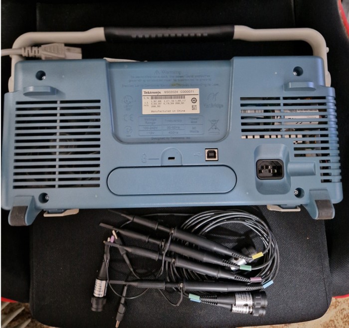 Tektronix MSO 2024 Mixed Signal Oscilloscope