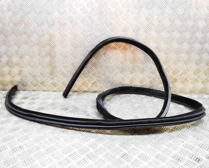 Garnitura ușă dreapta față JAGUAR F-PACE X761 2016 OEM: HK83-20708-A