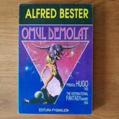 OMUL DEMOLAT - Alfred Bester - SF.