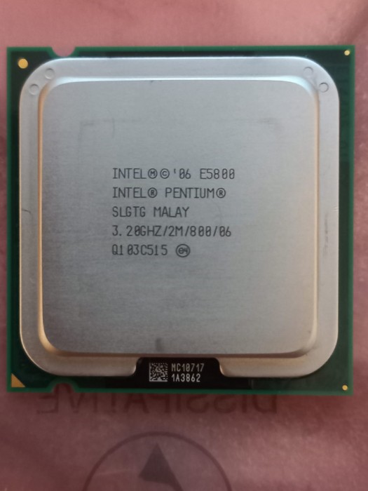 Intel Pentium: E5800 , frecventa 3,2GHz/cache 2MB/bus speed 800MHz/-Socket 775
