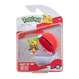 Cumpara ieftin Pokemon - Figurine Clip N Go, Chespin &amp; Poke Ball