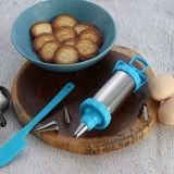 Cumpara ieftin Set pentru confecționarea și decorarea delicateselor de cofetărie Noilla