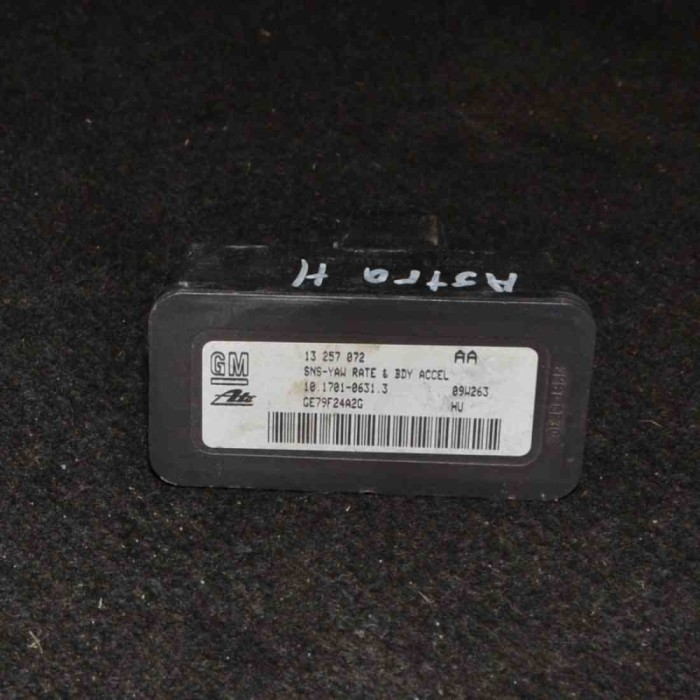 Senzor de accelerație OPEL ASTRA H L48 2005 OEM: 13257072 | 2149117