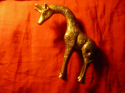 Statueta Girafa din bronz , dim. = 18x17cm foto