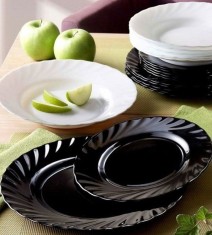 Set serviciu de masa negru-alb, pentru 6 persoane, Luminarc Trianon, 19 piese, 18 farfurii si bol salata foto