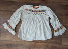 * Ie veche, pe panza tesuta in casa, curatura de mana, zona Etnografica Chioar (Jud. Maramures)