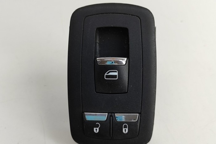 Buton geam ușă st&acirc;nga spate MASERATI QUATTROPORTE VI 2014 OEM: 670013822 29395585