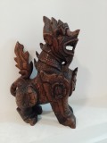 Superbă sculptura veche realizată din lemn masiv c&acirc;ine Fu