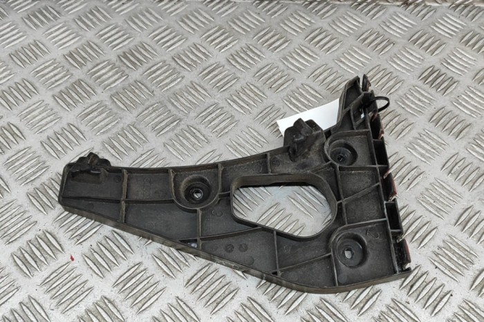 Suport bara de protecție st&acirc;nga spate AUDI A1 8X1, 8XK 2013 OEM: 8X0807377B 29791231