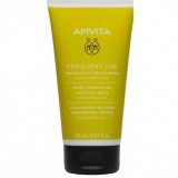 APIVITA Balsam de păr delicat pentru &icirc;ngrijirea holistică a părului cu mușețel și miere 150 ml