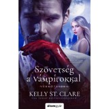 Sz&ouml;vets&eacute;g a v&aacute;mp&iacute;rokkal - Kelly St. Clare
