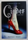 CINDER - CARTEA INTAI DIN SERIA &amp;quot, CRONICILE LUNARE &amp;quot, de MARISSA MEYER , 2017