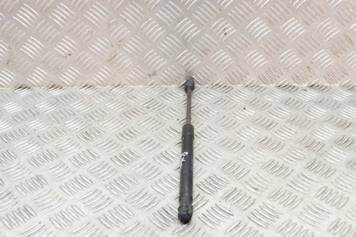 Amortizor capota dreapta față AUDI A6 4G2, C7, 4GC 2013 OEM: 4G8823359A | 13911022