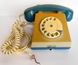 Telefon romanesc cu disc tip RS-72492, model EM-72, cu schema tehnica originala, vintage anii 70