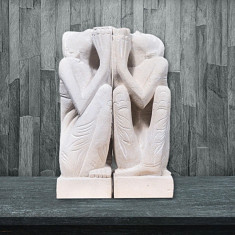 Set 2 sculpturi din piatra alba Praying Couple, M