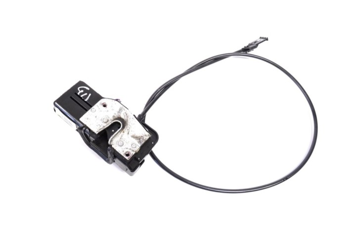 &Icirc;ncuietoare ușă dreapta spate TESLA MODEL S 2014 OEM: 6008914-00-D 13742234