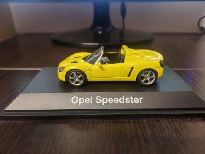 Macheta OPEL SPEEDSTER 2001 - 2005 - Schuco, scara 1/43, noua.