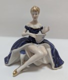 Bibelou portelan - Domnita cu pantofi aurii