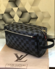 Borseta fotbal/geanta de mana/cosmetice/voiaj Louis Vuitton Damier Graphite 2019 foto