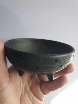 Vas din material compozit negru, diametru 11.5 cm, inaltime 6 cm foto