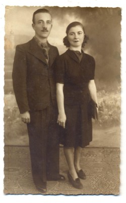 AD 1563 C.P.VECHE -SOTI IN TINUTA DE EPOCA foto