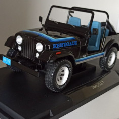 Macheta Jeep CJ-7 Renegade 1980 negru - MCG 1/18