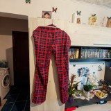 Pantaloni bărbați &icirc;n carouri roșii stil scoțian mărimea XXL &ndash; Stare excelentă