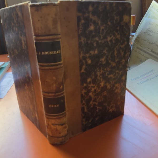 Emile ou D Leducation - J. J. Rousseau