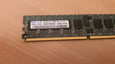 Ram Server Samsng 1GB DDR2 PC2-5300P M393T2950EZA-CE6Q0 foto