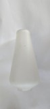 STICLA LAMPA INALTIME 15,5 CM , DIAMETRUL JOS LA BAZA 3,5 CM SUS LA VARF 4 CM .