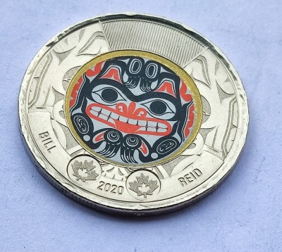 132. Moneda Canada 2 dollars 2020 (Bill Reid - coloured) foto