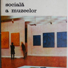 O istorie sociala a muzeelor – Kenneth Hudson
