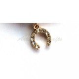 Cumpara ieftin Bratara pentru martisor - model potcoava cu pietricele