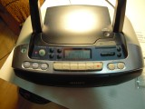 Radio casetofon recorder cu CD player Sony CFD-S01, CD-ul si radio-ul functioneaza bine, casetofonul nu functioneaza