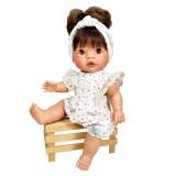 Cumpara ieftin Papusa Nines D&#039;Onil Joy cu parul saten, bentita alba si miros de vanilie 37 cm