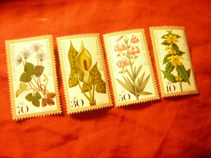 Serie RFG 1978 - FLORA , 4 valori , pliu la val. 70