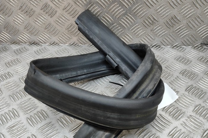 Garnitura de cauciuc motor BMW 3 G20, G28 2019 OEM: 7419380 27817688