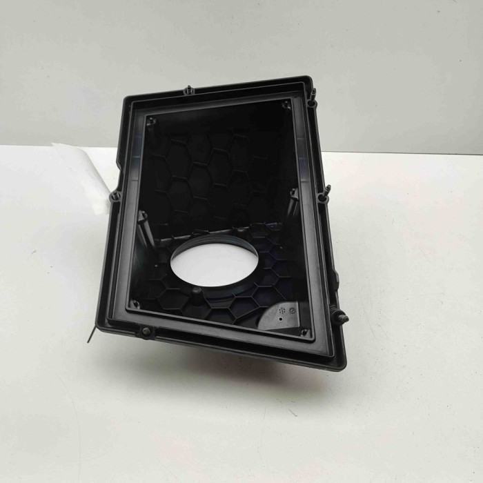 Carcasa filtru de aer (partea inferioară) LAND ROVER RANGE ROVER EVOQUE L538 2018 OEM: GJ32-9600-AD