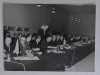 FOSTUL MINISTRU GOGU RADULESCU LA O CONFERINTA INTERNATIONALA , SEMNAND DOCUMENTE , FOTOGRAFIE DE PRESA ANII &#039; 70