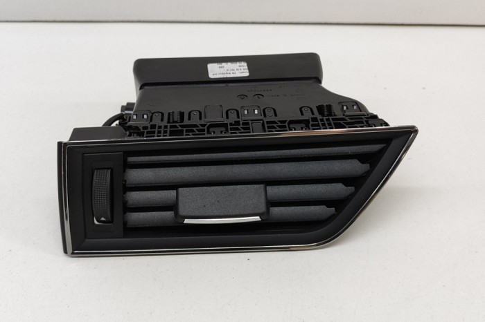 Gura de ventilație planșa de bord SKODA SUPERB III Estate 3V5 2020 OEM: 3V0819701D 25978520