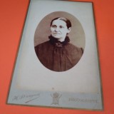 Cumpara ieftin FOTO PORTRET FEMEIE ANII 1900 VECHI PE CARTON GROS 10 / 7 CM DE COLECTIE RARA!