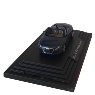 Macheta Audi TT Roadster scara 1:87, bleumarin - Dealer Models foto