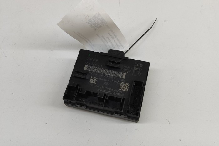 Modul de control ușă dreapta față VW PASSAT Variant B8 3G5 2018 OEM: 5Q0959592E,5Q0959592B 30302875