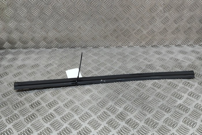 Chedar geam ușă st&acirc;nga față LAND ROVER DEFENDER L315 2005 OEM: ALR5980 28452043
