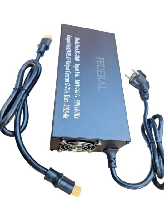 &Icirc;ncărcător Profesional Reglabil Trotinetă Electrică &ndash; 0-84V, Ventilator, Display Digital