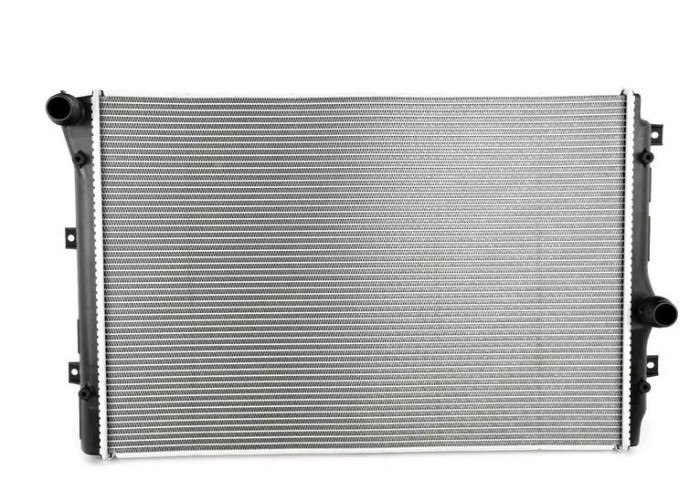 Radiator apa Volkswagen Passat (B7), 2010-2015 Motor 1.6 Tdi; 2.0 Tdi ; 1.4 Tsi; 1.8 Tsi; 2.0 Tsi; 3.6 V6, Cv Manuala, Aluminiu/Plastic Mecanic, 650x