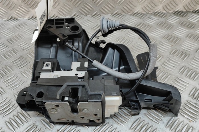 &Icirc;ncuietoare ușă dreapta față VOLVO XC90 II 2021 OEM: 31462456 28528365